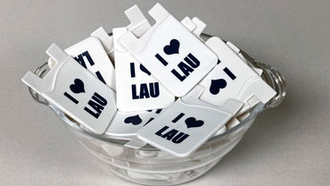Bowl of I heart Lau card pockets.