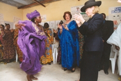 Hillary Clinton Dances with Women in South Africa