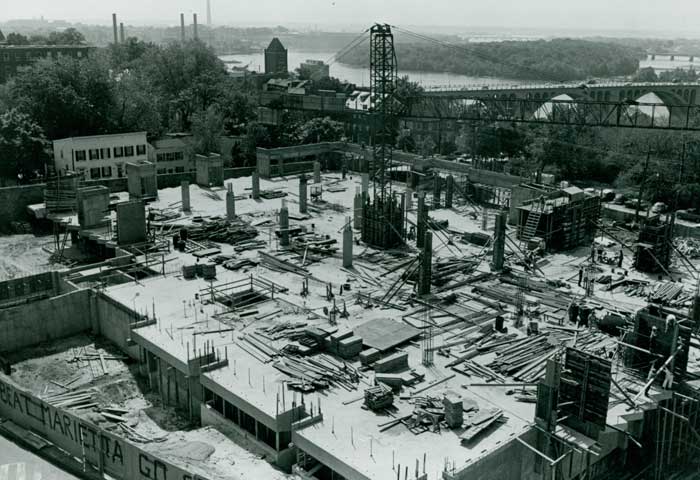 Lauinger Library under construction, with work beginning on the third floor