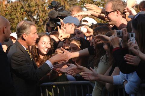 Prince of Wales greets crowd during 2005 visit to Georgetown University