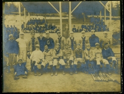 Black and white photograph of baseball team 1905