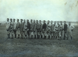 Black and white photograph of baseball team 1908