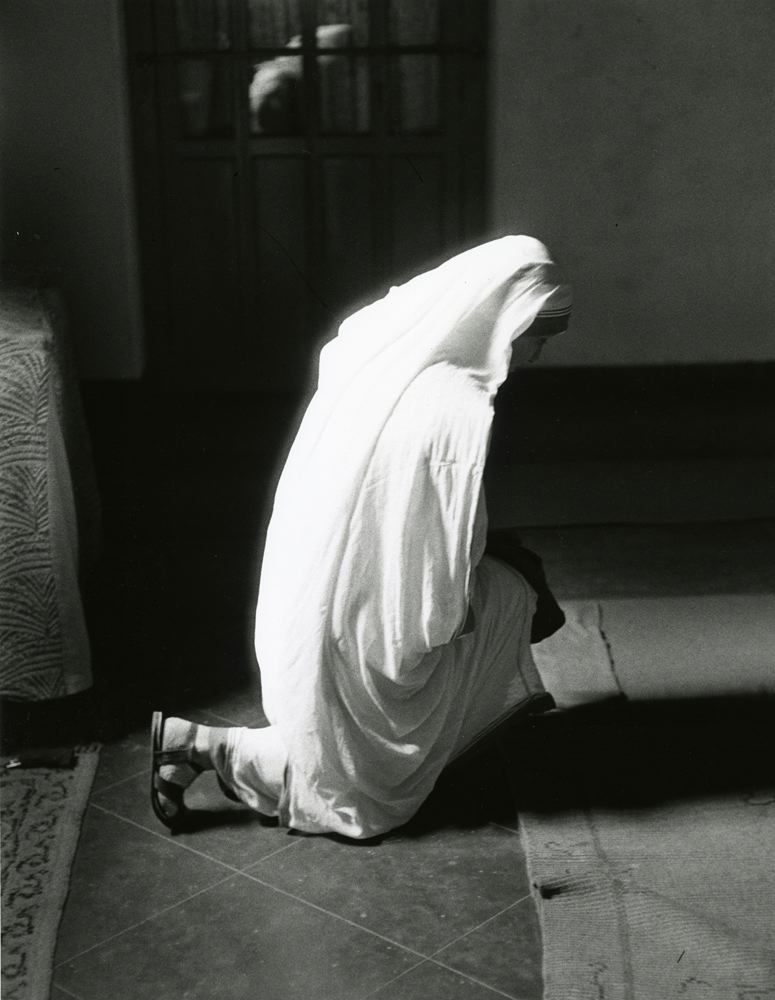 Mother Theresea Praying