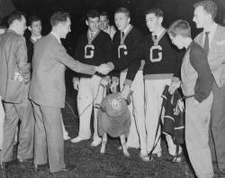 Georgetown students return Rameses, the Fordham mascot